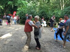Foto: Impressionen vom Sommerfest - Unsere Landesvorsitzende schwingt das Tanzbein
