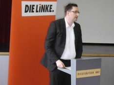 Jörg Schindler erklärt seine Kandidatur (Foto: Stahl)