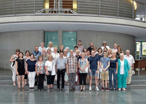 Foto: Gruppenbild im Bundestag