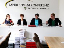 Volksinitiative übergibt Unterschriften an den Landtag